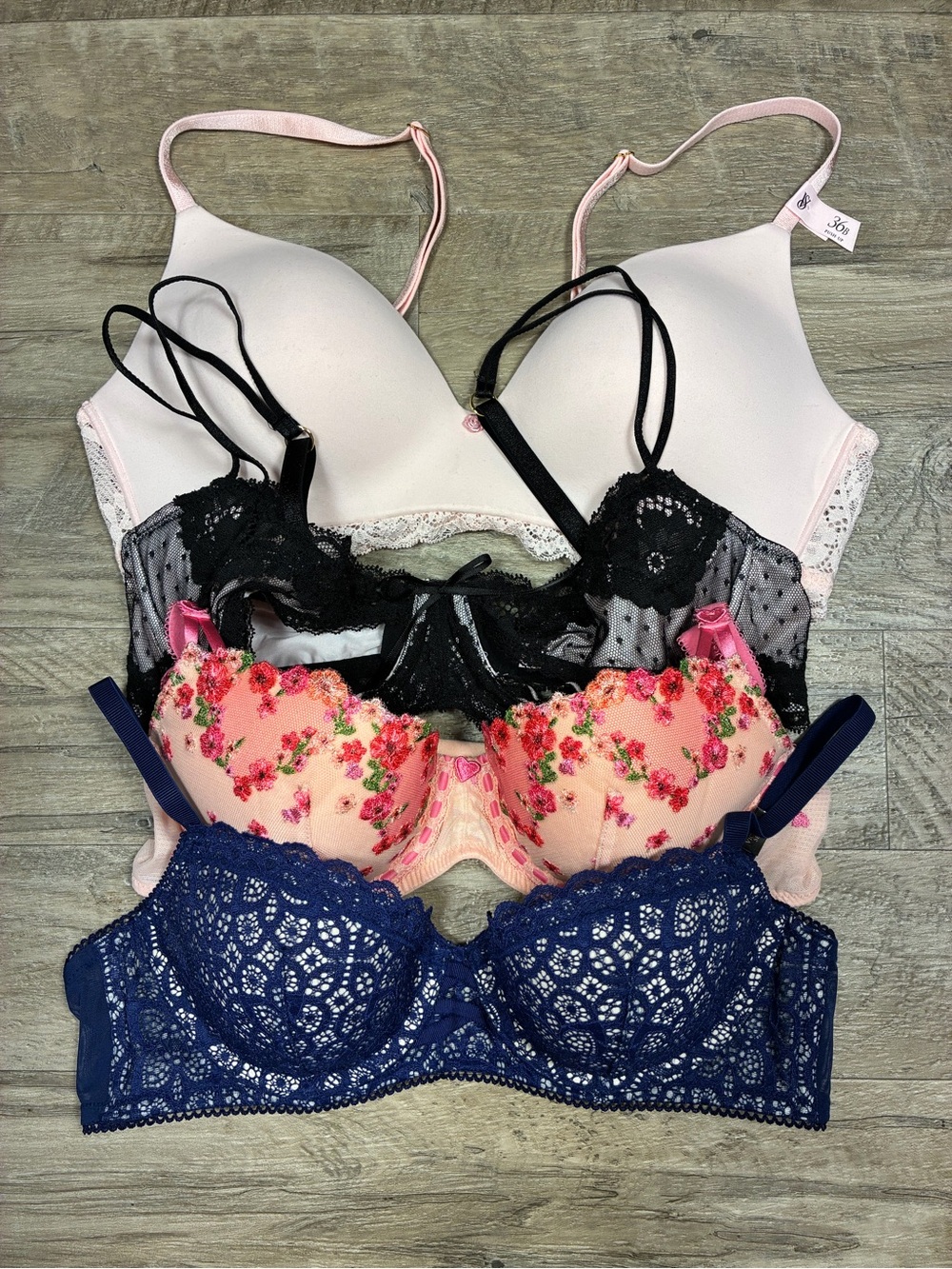 Victoria Secret Bundle 4 Bras Variety Padded No Wire Dream Angels Lined Demi